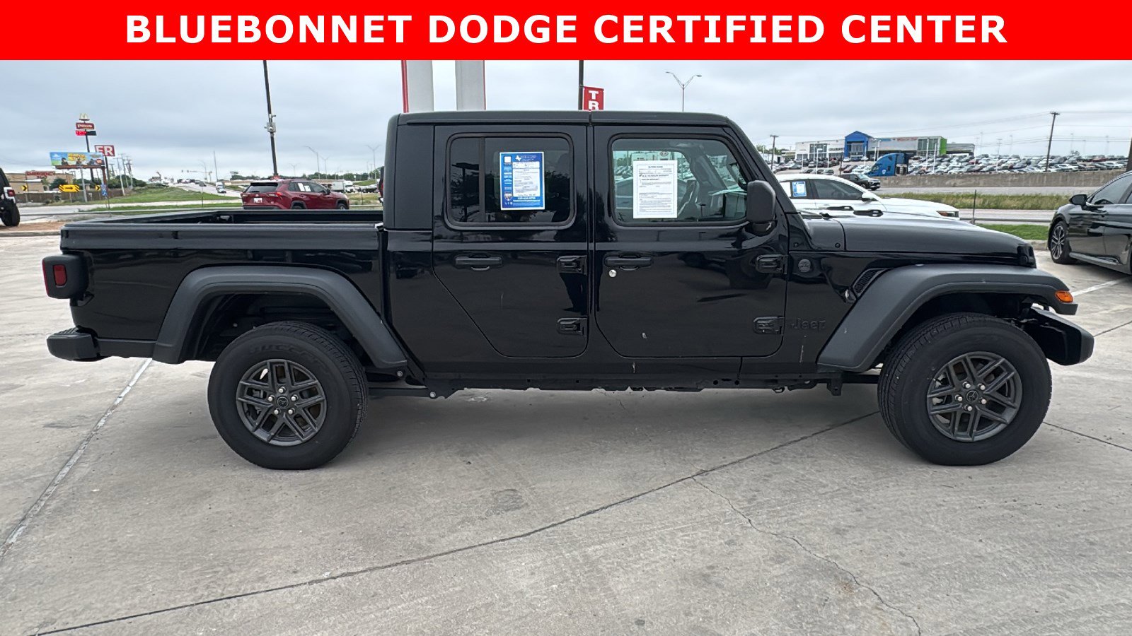 Used 2025 Jeep Gladiator Sport AWD/4WD image 4