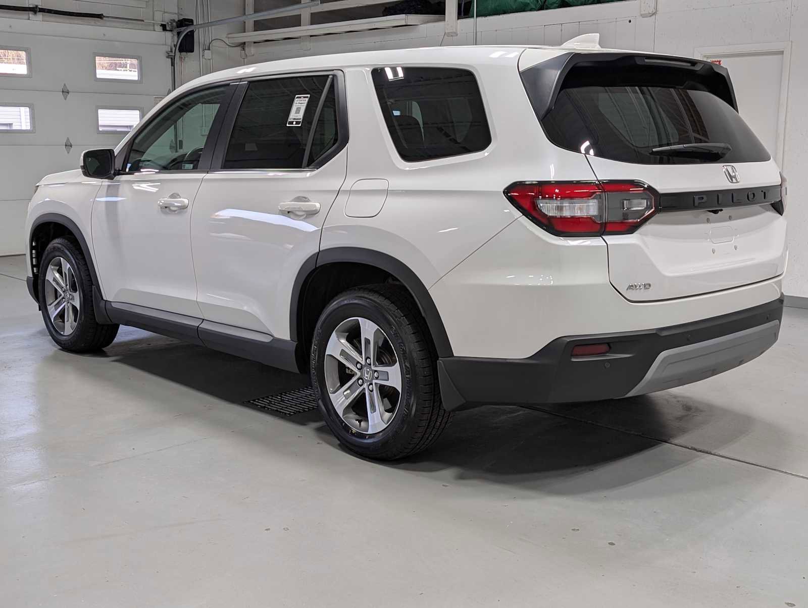 Certified 2023 Honda Pilot EX-L image 8