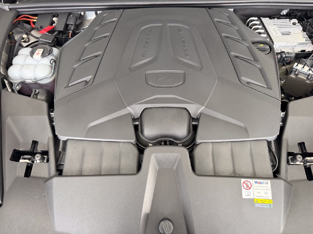 Used 2024 Porsche Cayenne Turbo GT AWD/4WD image 28