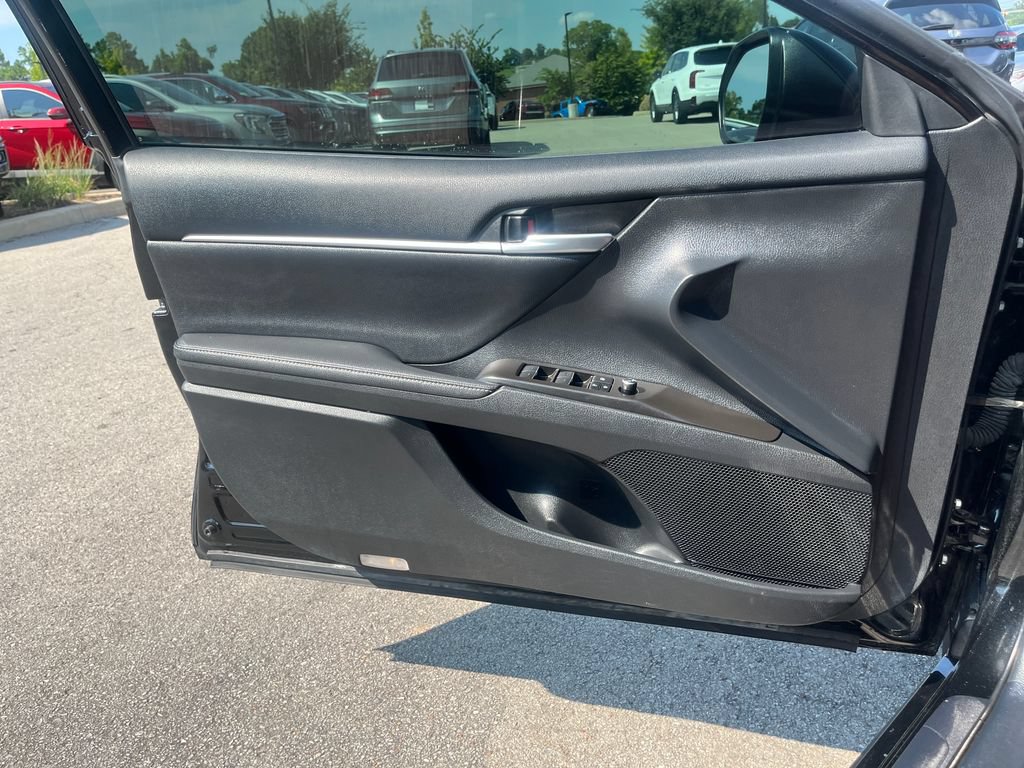 Used 2023 Toyota Camry XSE FWD image 10