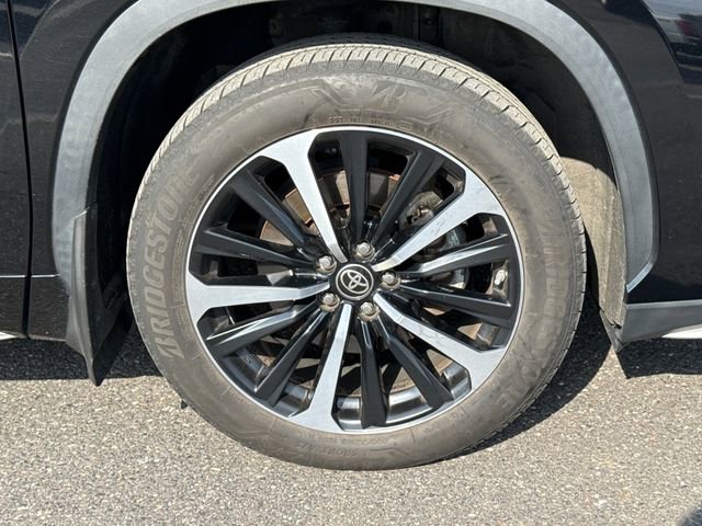 Used 2022 Toyota Highlander XSE AWD/4WD image 11