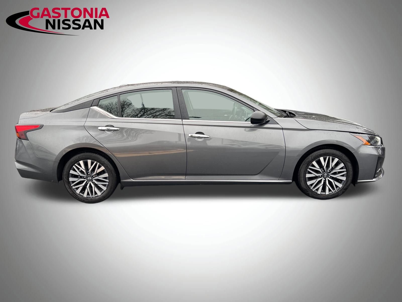 Used 2024 Nissan Altima 2.5 SV image 17