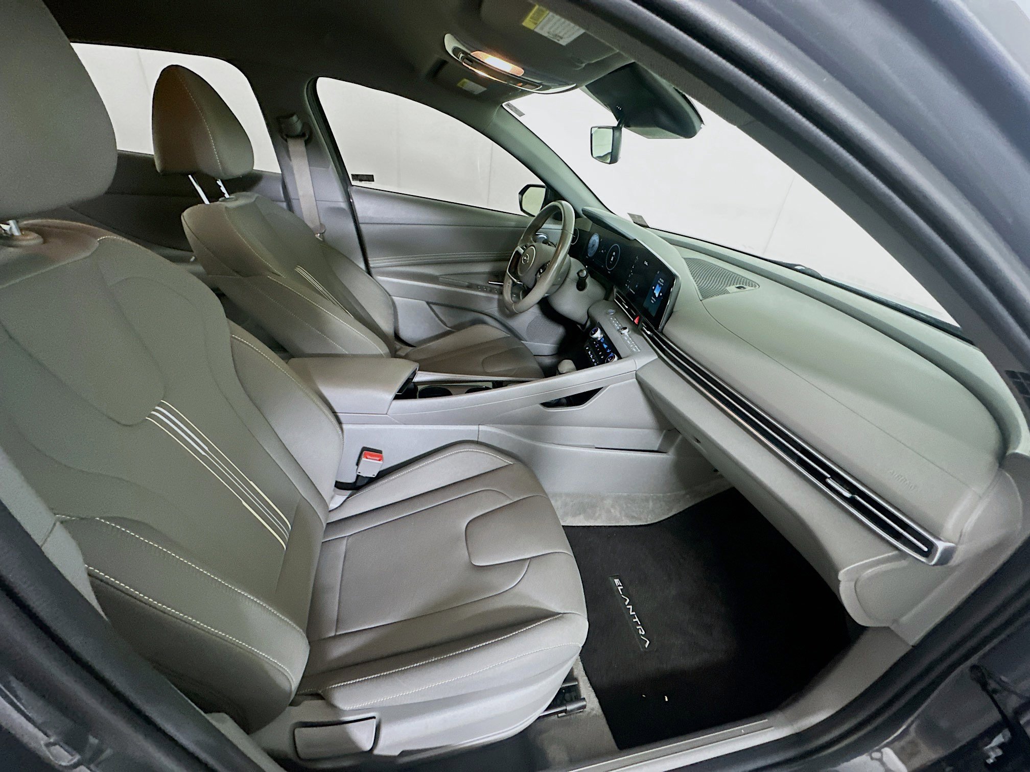 Used 2023 Hyundai Elantra SEL w/ Convenience Package image 30