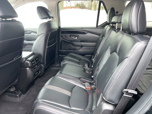 Used 2023 Honda Pilot Touring image 14