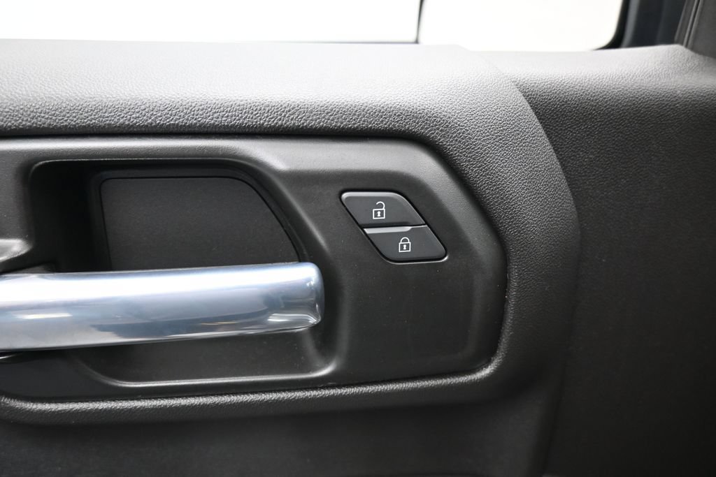 Used 2021 Chevrolet Silverado 1500 Custom RWD image 16