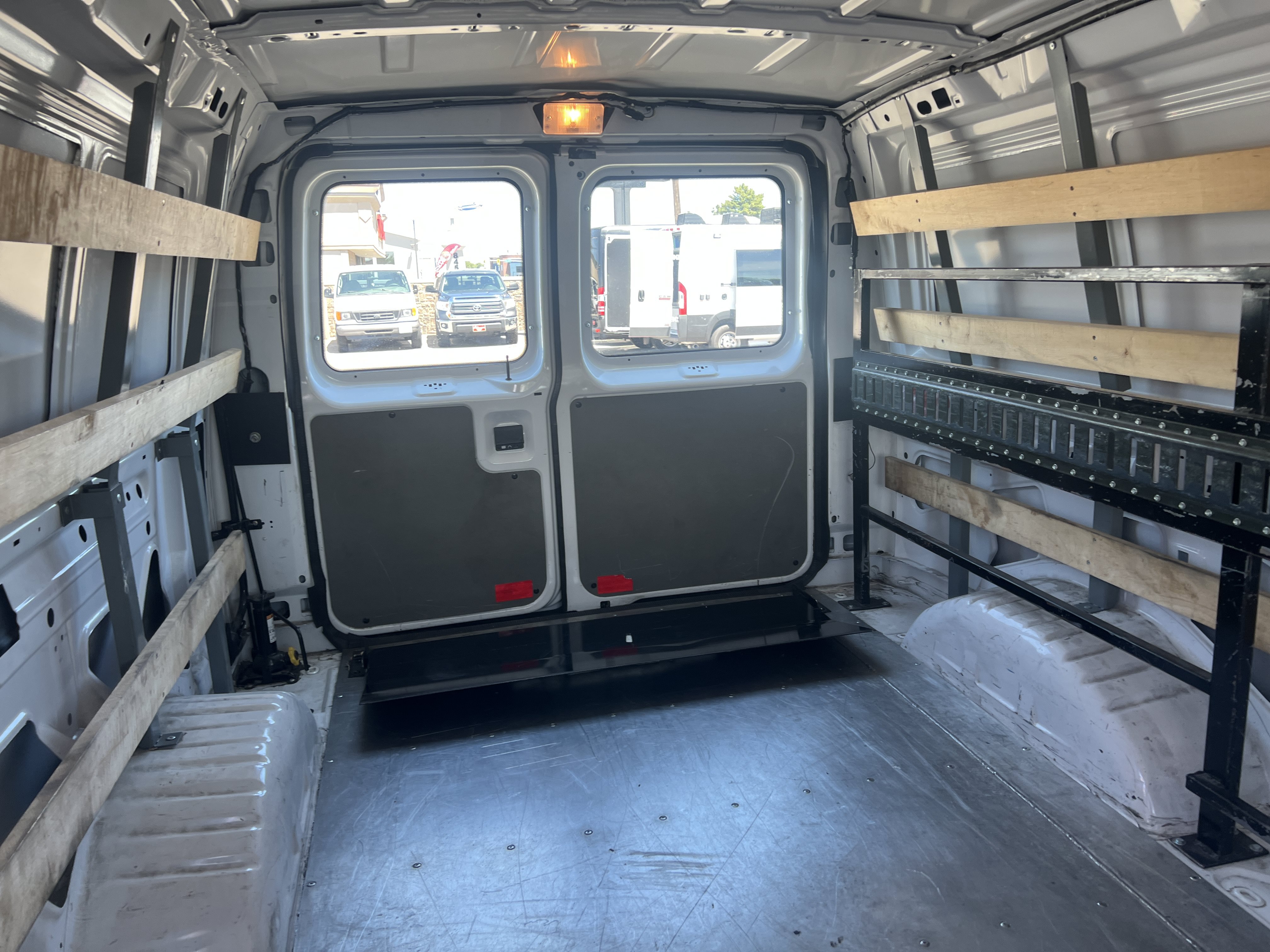 Used 2014 Ford E-250 and Econoline 250 w/ Power Group RWD image 13