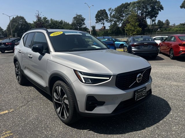 Certified 2023 Volvo XC40 B5 Plus w/ Protection Package Premier image 1
