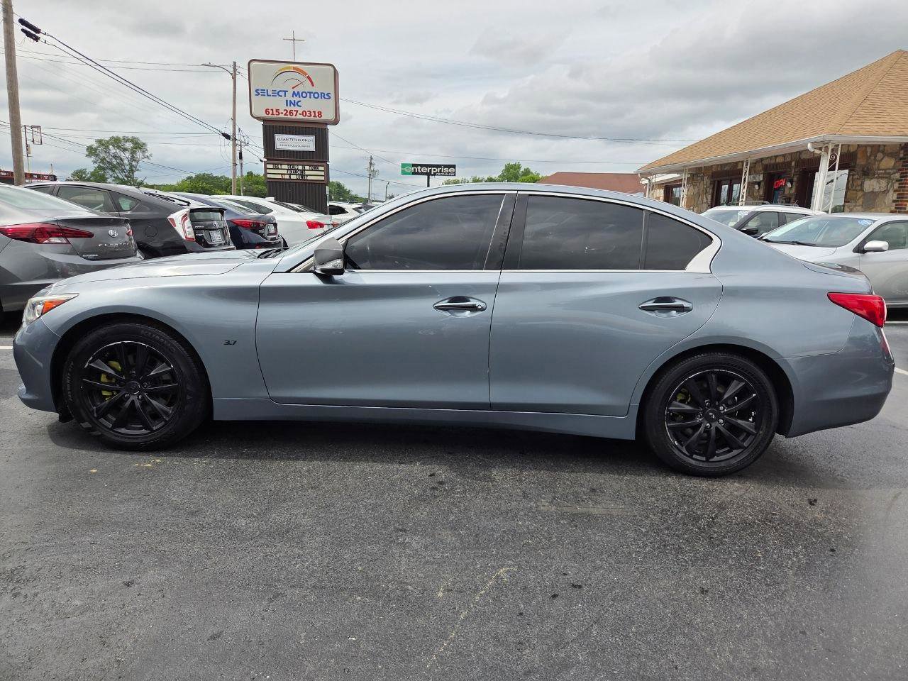 Used 2015 INFINITI Q50 w/ Moonroof Package RWD image 3