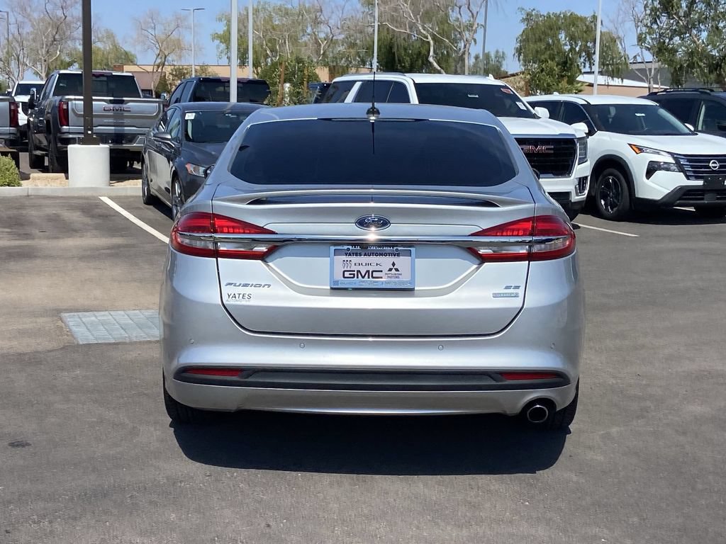 Used 2018 Ford Fusion SE w/ Equipment Group 201A FWD image 5