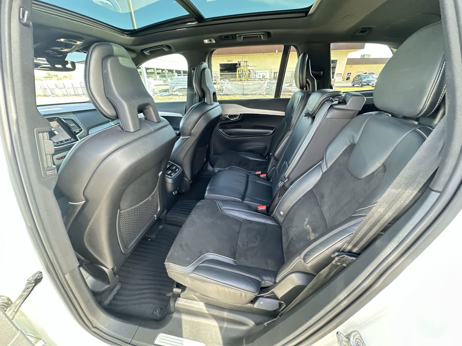 Used 2017 Volvo XC90 T6 R-Design w/ Vision Package AWD/4WD image 26