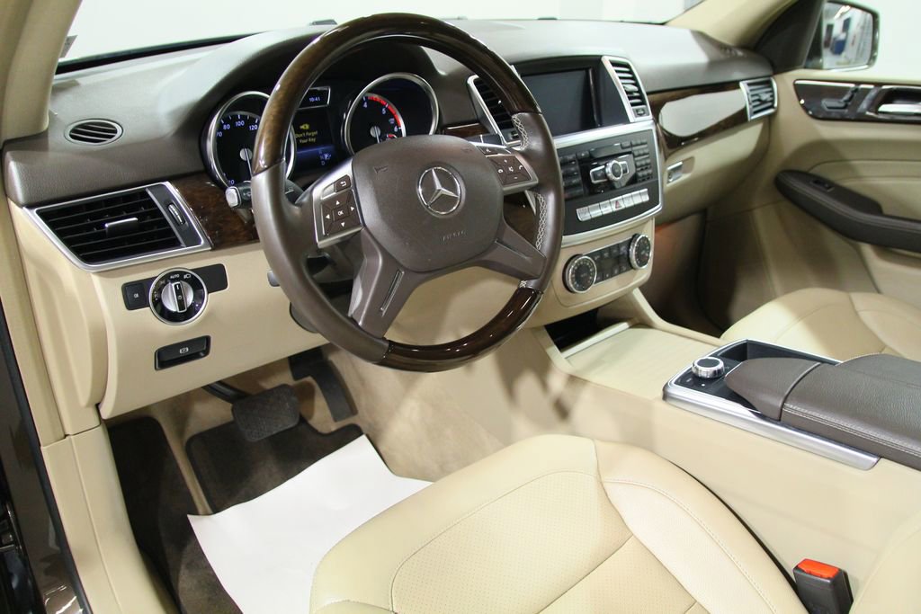 Used 2014 Mercedes-Benz ML 350 BlueTEC 4MATIC image 5