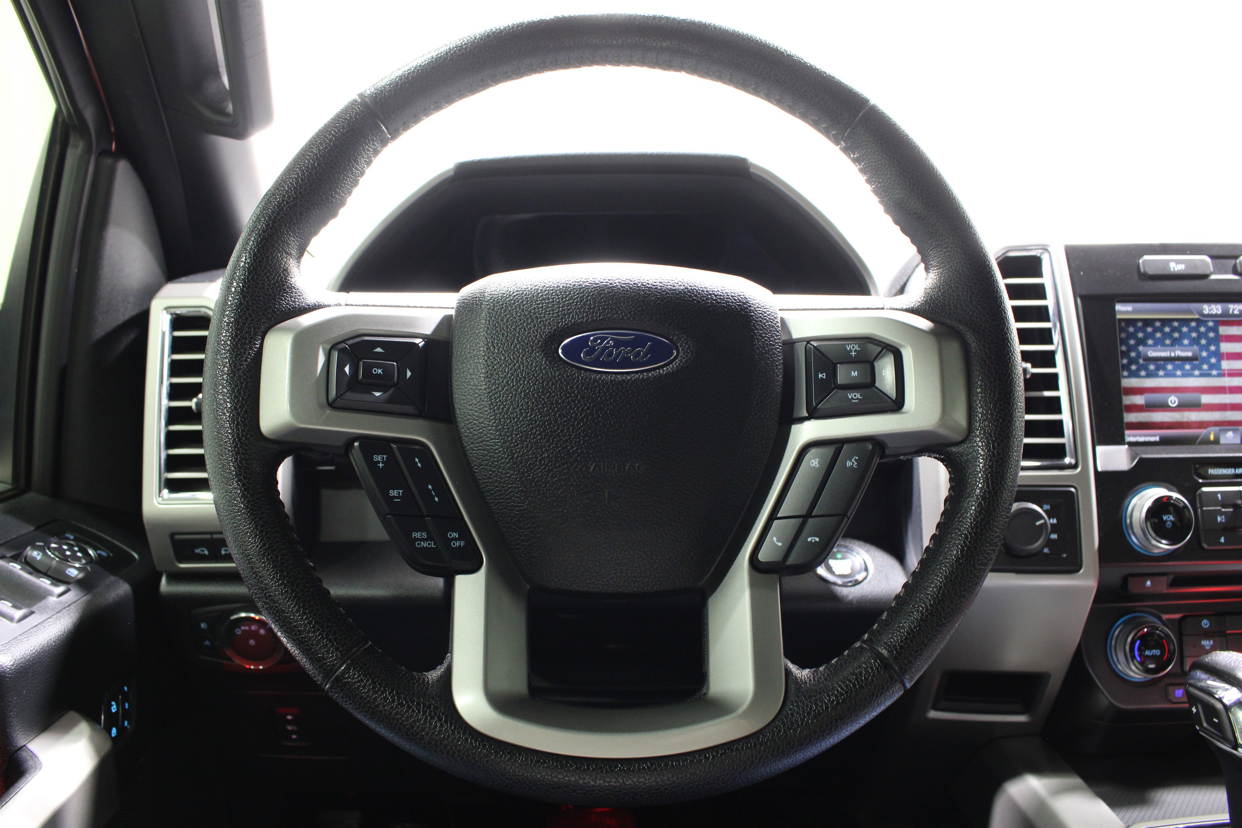 Used 2015 Ford F150 Lariat w/ Equipment Group 502A Luxury image 10