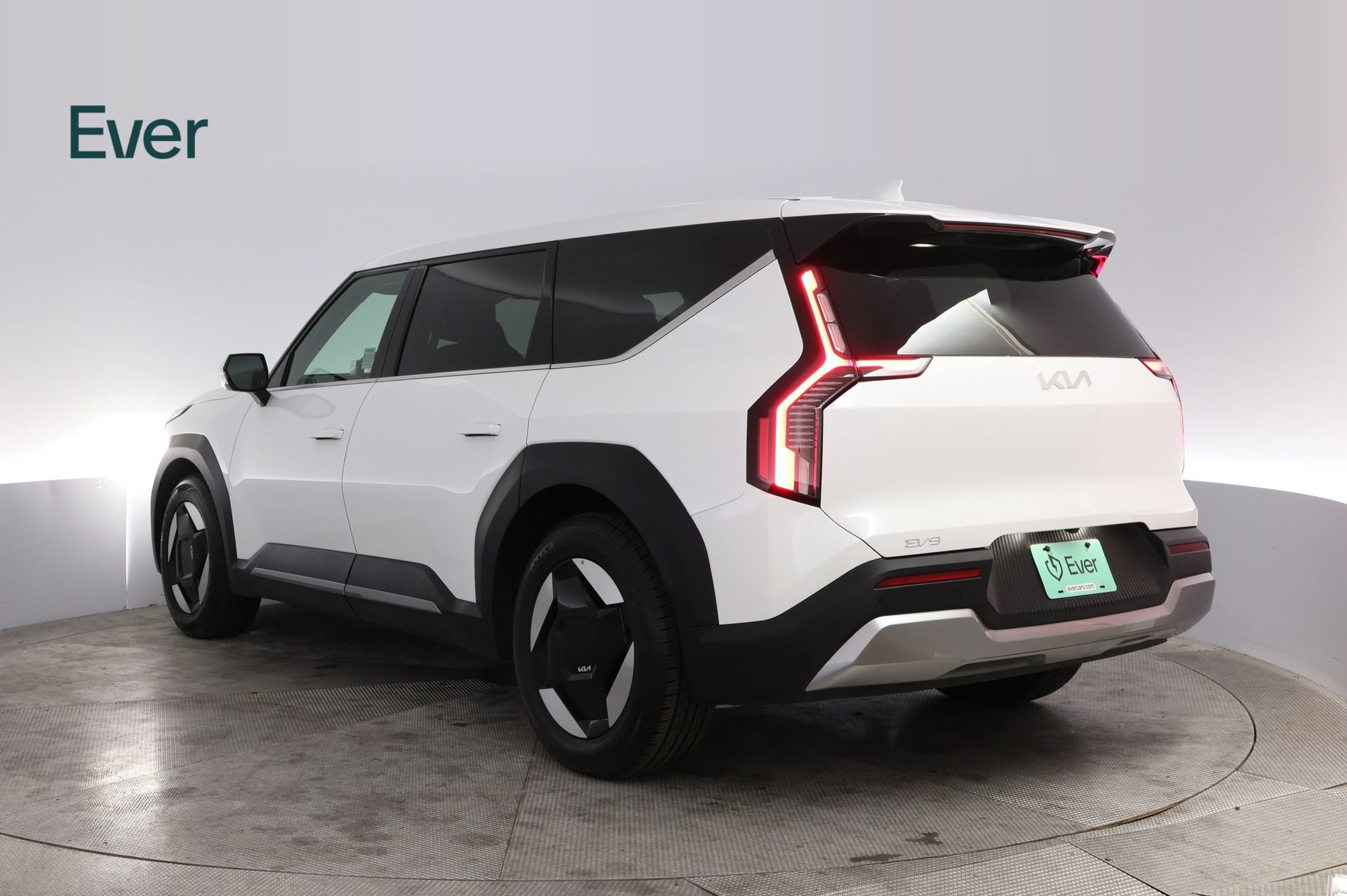 Used 2024 Kia EV9 Light Long Range RWD image 17