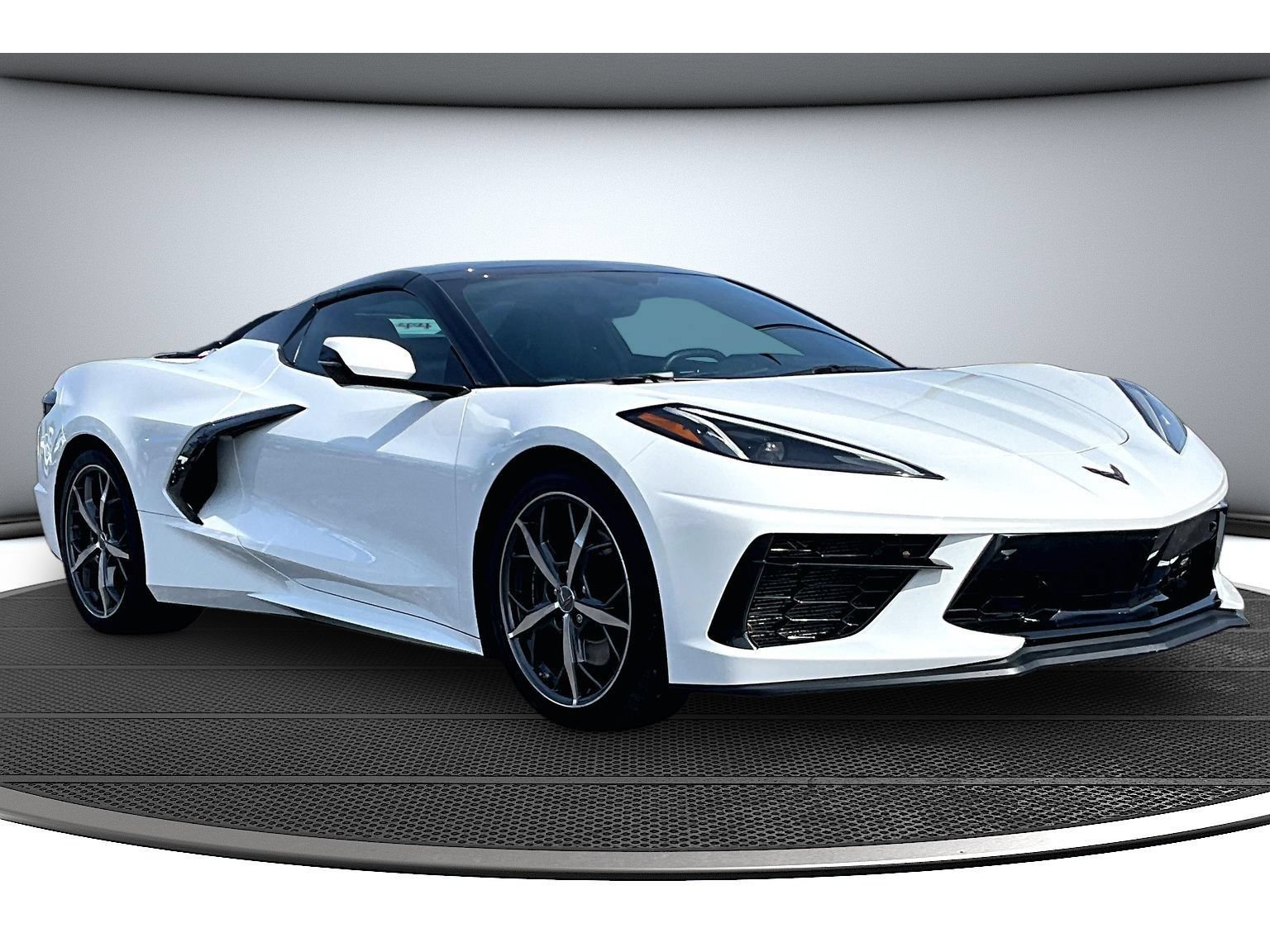 Used 2022 Chevrolet Corvette Stingray Premium Conv w/ Z51 Performance Package RWD image 2
