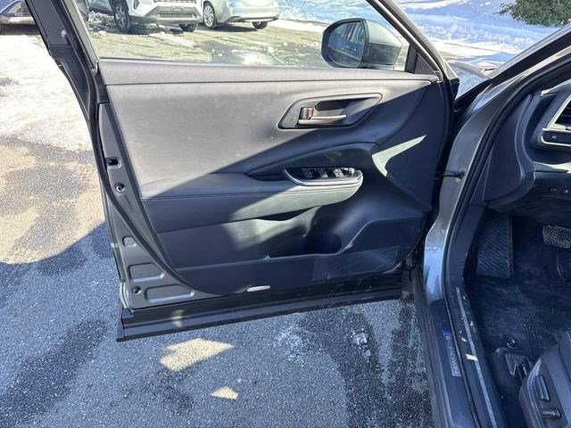 Used 2025 Toyota Crown XLE image 13