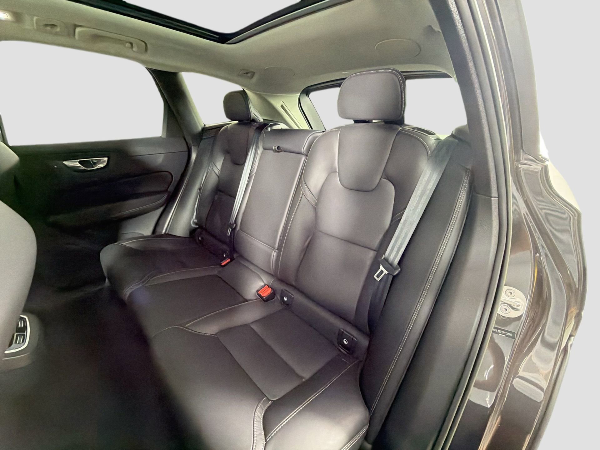 Certified 2023 Volvo XC60 B5 Ultimate w/ Protection Package FWD image 25