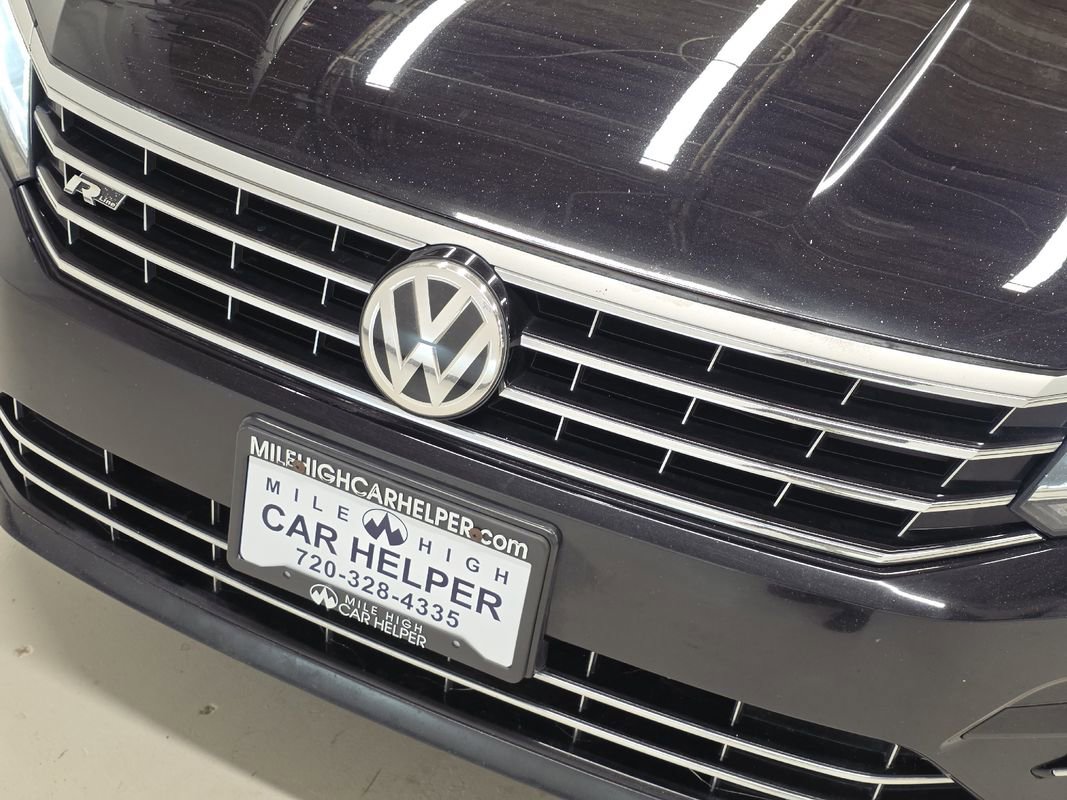 Used 2017 Volkswagen Passat 1.8T R-Line w/ R-Line Lighting Package image 47