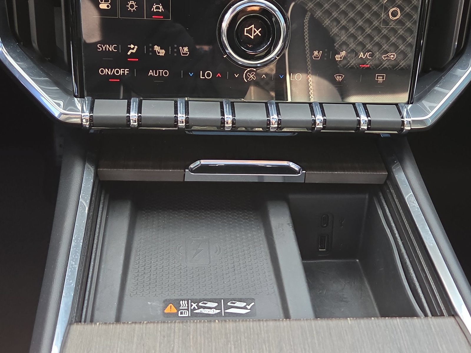 Used 2025 GMC Acadia Denali w/ Super Cruise Package FWD image 35