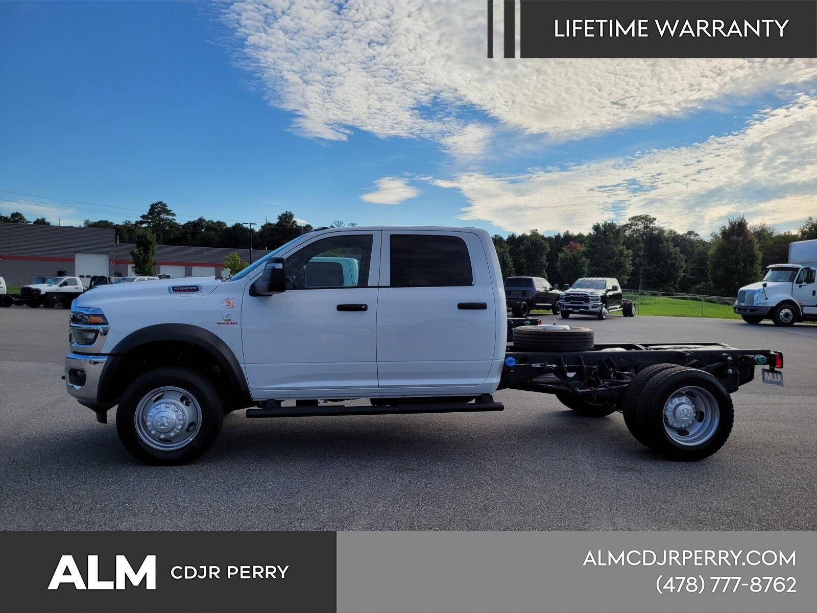 New 2025 RAM 4500 Tradesman w/ Safety Group AWD/4WD image 3