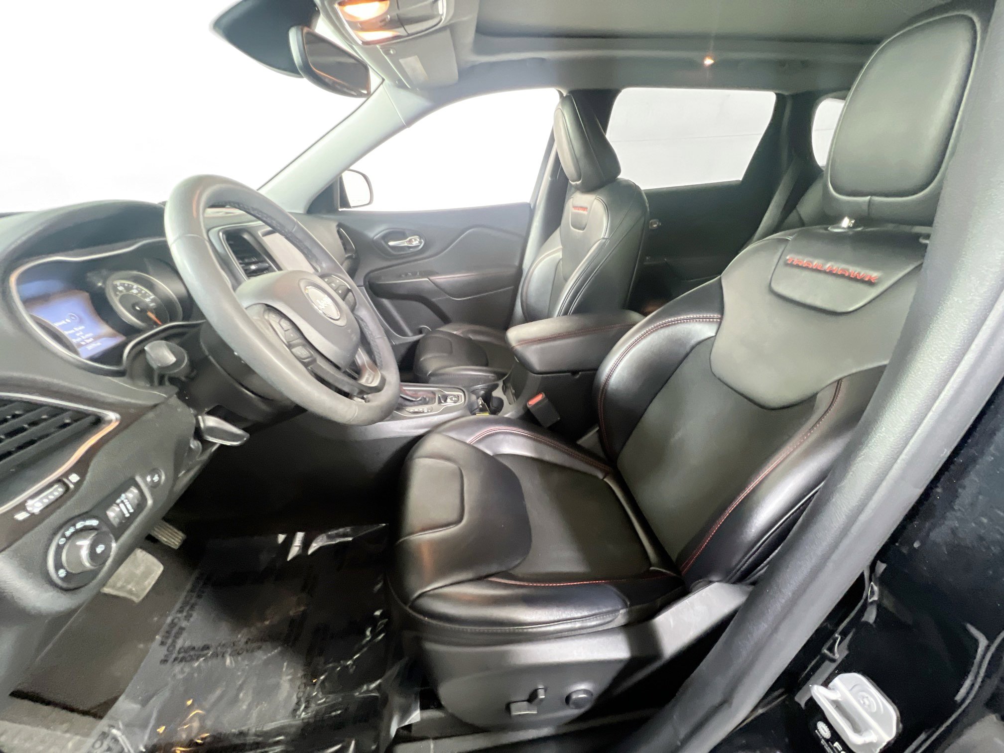 Used 2022 Jeep Cherokee Trailhawk w/ Sun, Sound & Nav Group AWD/4WD image 21