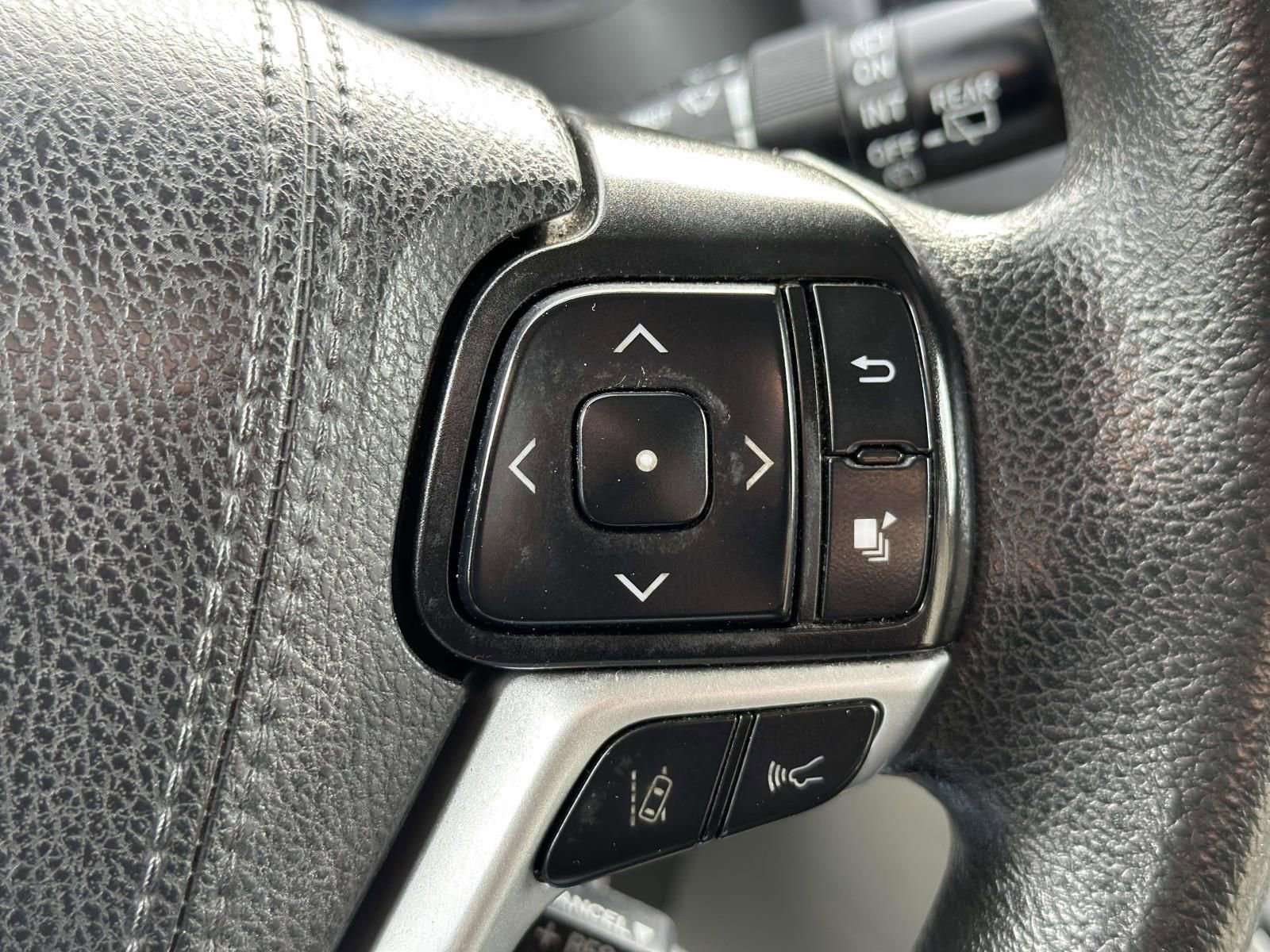 Used 2020 Toyota Sienna L FWD image 15