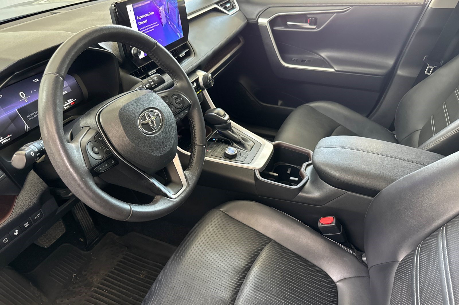 Used 2023 Toyota RAV4 Limited AWD/4WD image 11