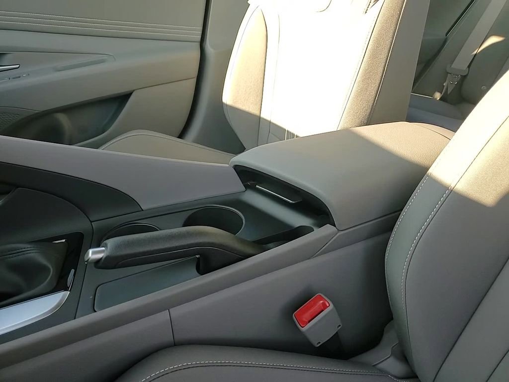New 2025 Hyundai Elantra Sport image 21