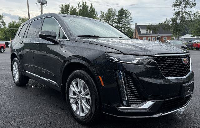 New 2025 Cadillac XT6 Luxury image 7