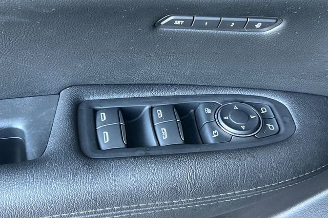 Used 2025 Cadillac XT5 Premium Luxury image 12