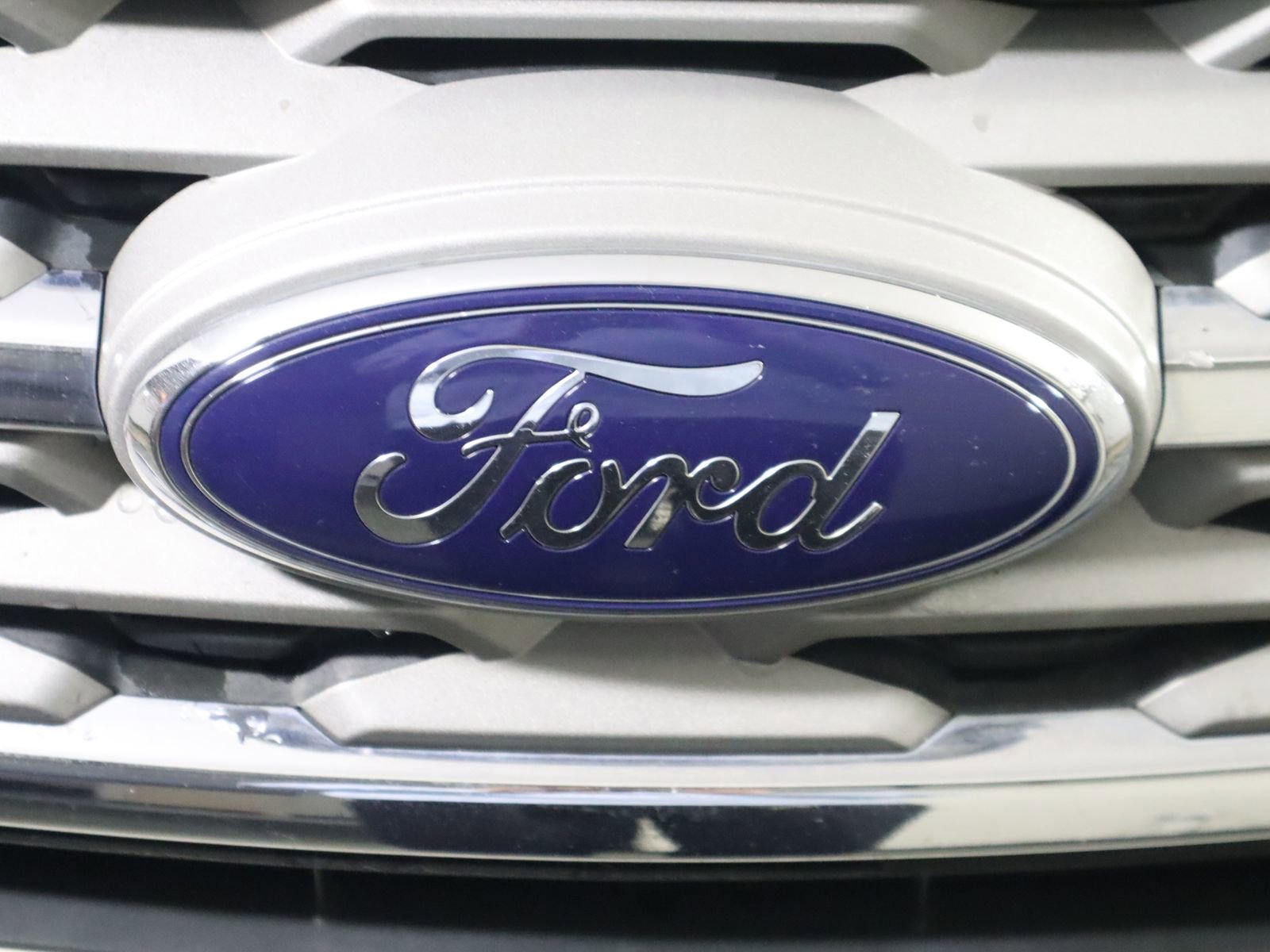 Used 2018 Ford Explorer XLT FWD image 16
