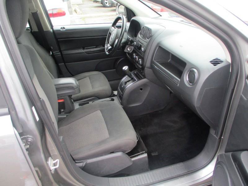 Used 2012 Jeep Compass Latitude FWD image 7