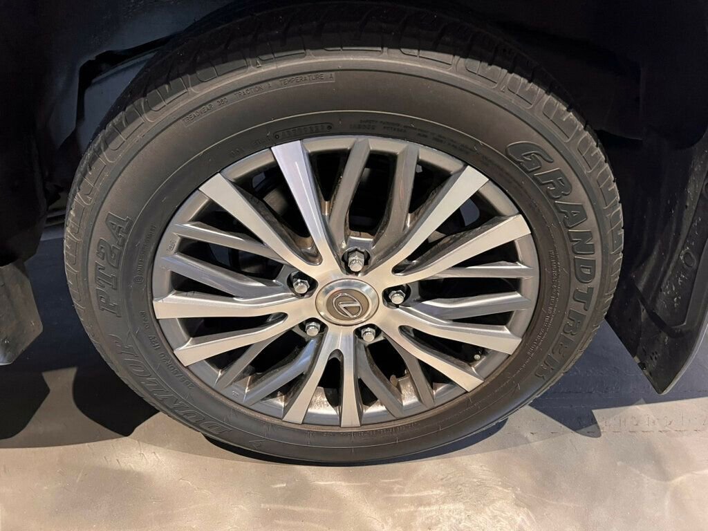 Used 2018 Lexus LX 570 4WD image 11