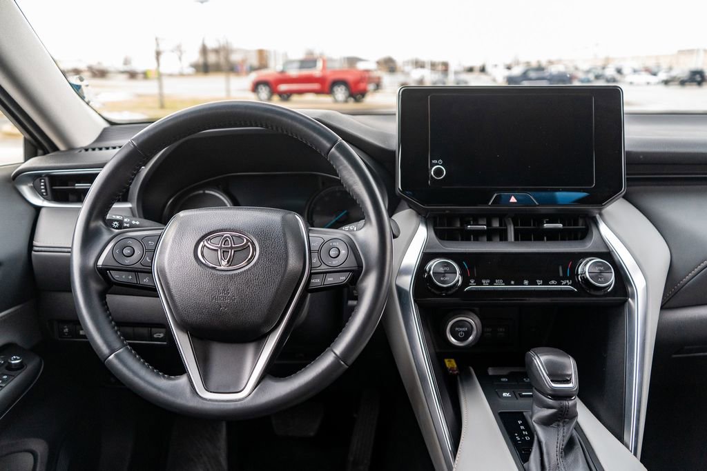 Certified 2024 Toyota Venza LE image 16