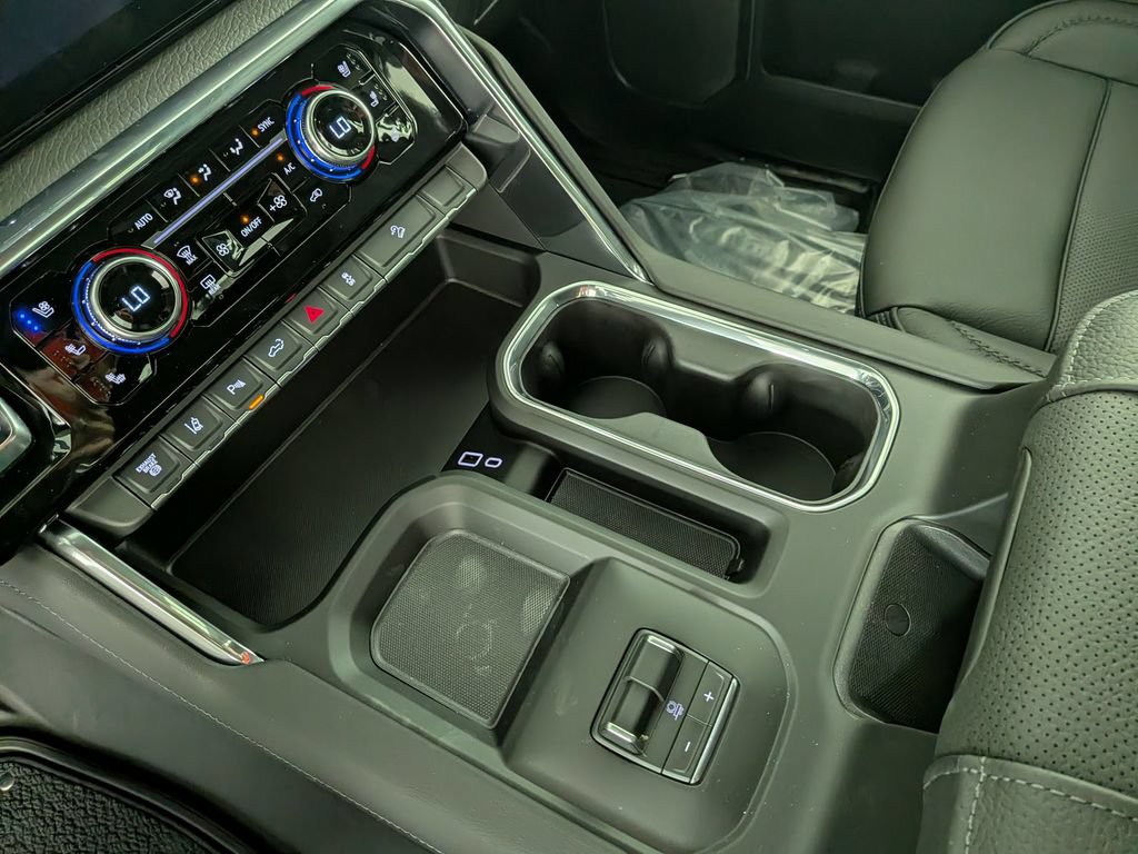 New 2026 GMC Sierra 2500 Denali w/ Denali Reserve Package AWD/4WD image 26