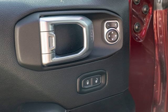Used 2021 Jeep Wrangler Unlimited Sahara w/ Cold Weather Group AWD/4WD image 17