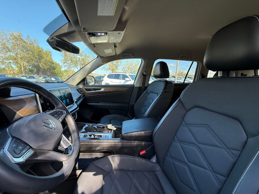 Used 2024 Volkswagen Atlas SE image 19