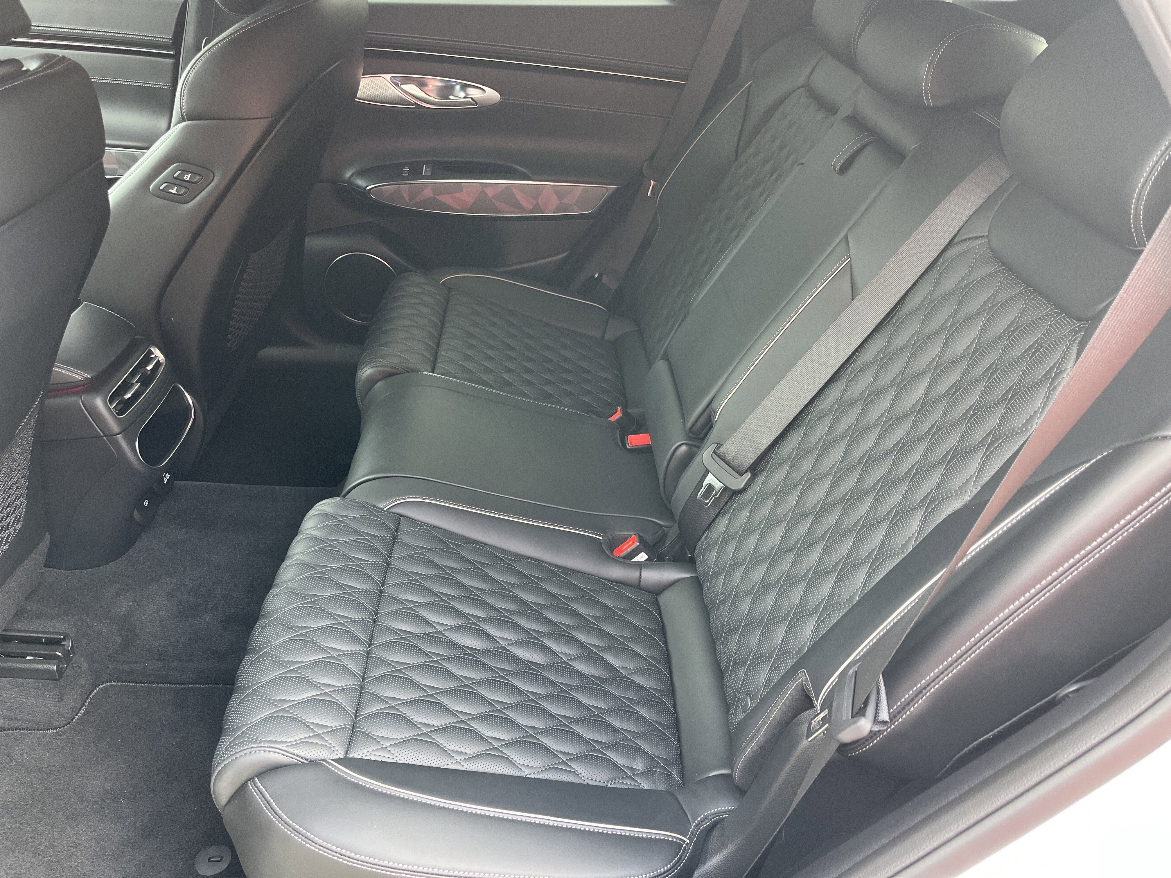 Used 2025 Genesis GV70 3.5T Sport w/ Sport Advanced Package image 22