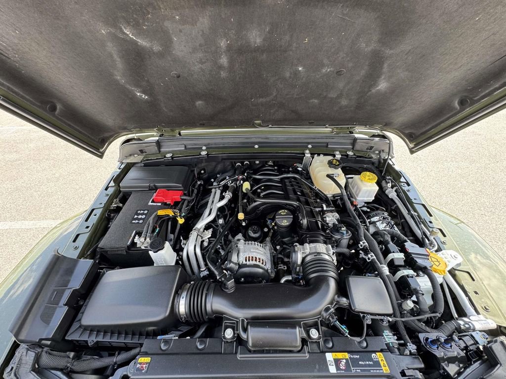 Used 2022 Jeep Gladiator Sport AWD/4WD image 13