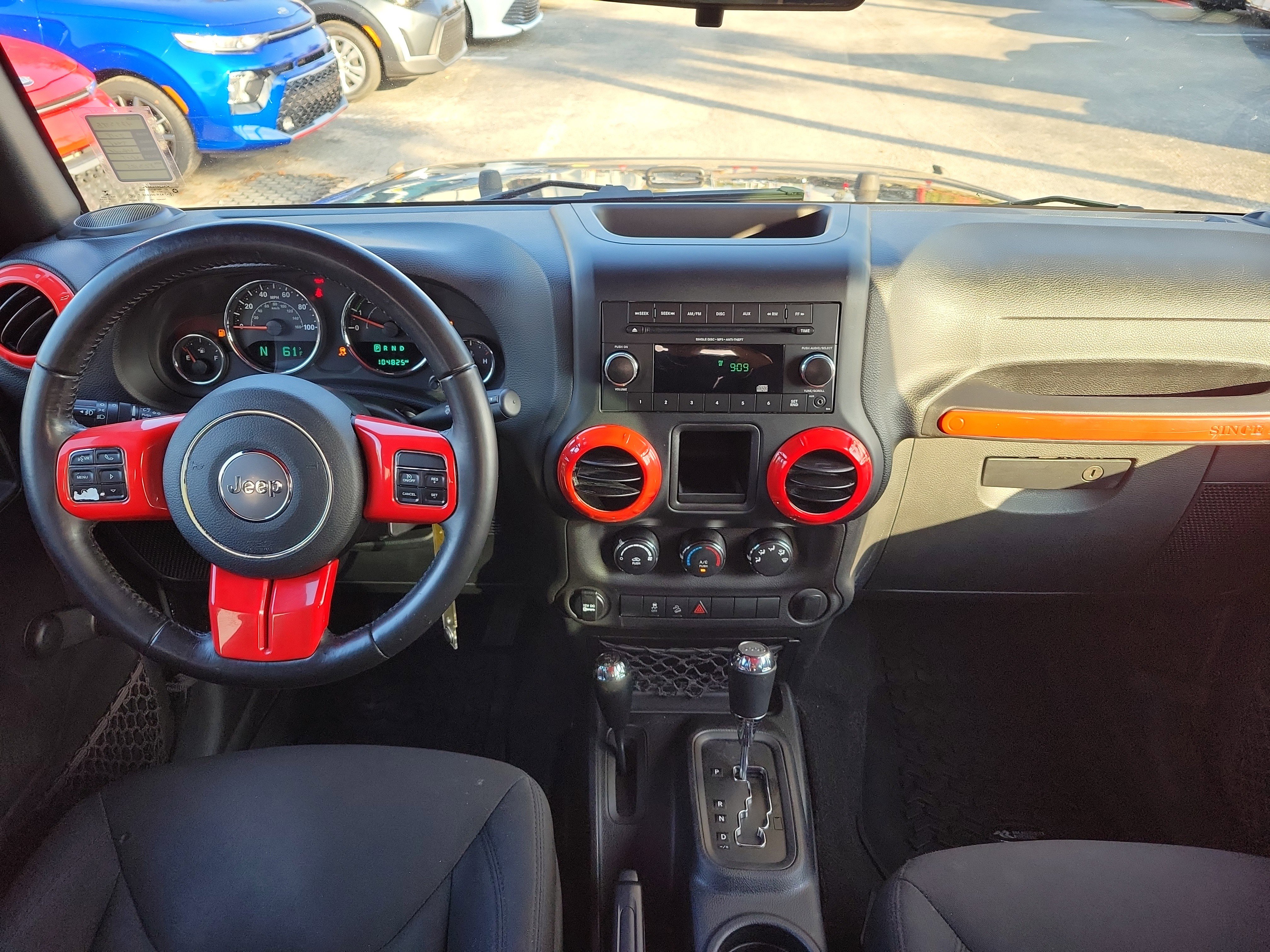 Used 2018 Jeep Wrangler Unlimited Sport w/ Connectivity Group image 15