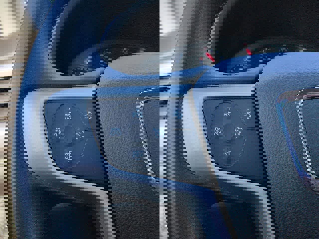 Used 2023 GMC Acadia SLT image 24