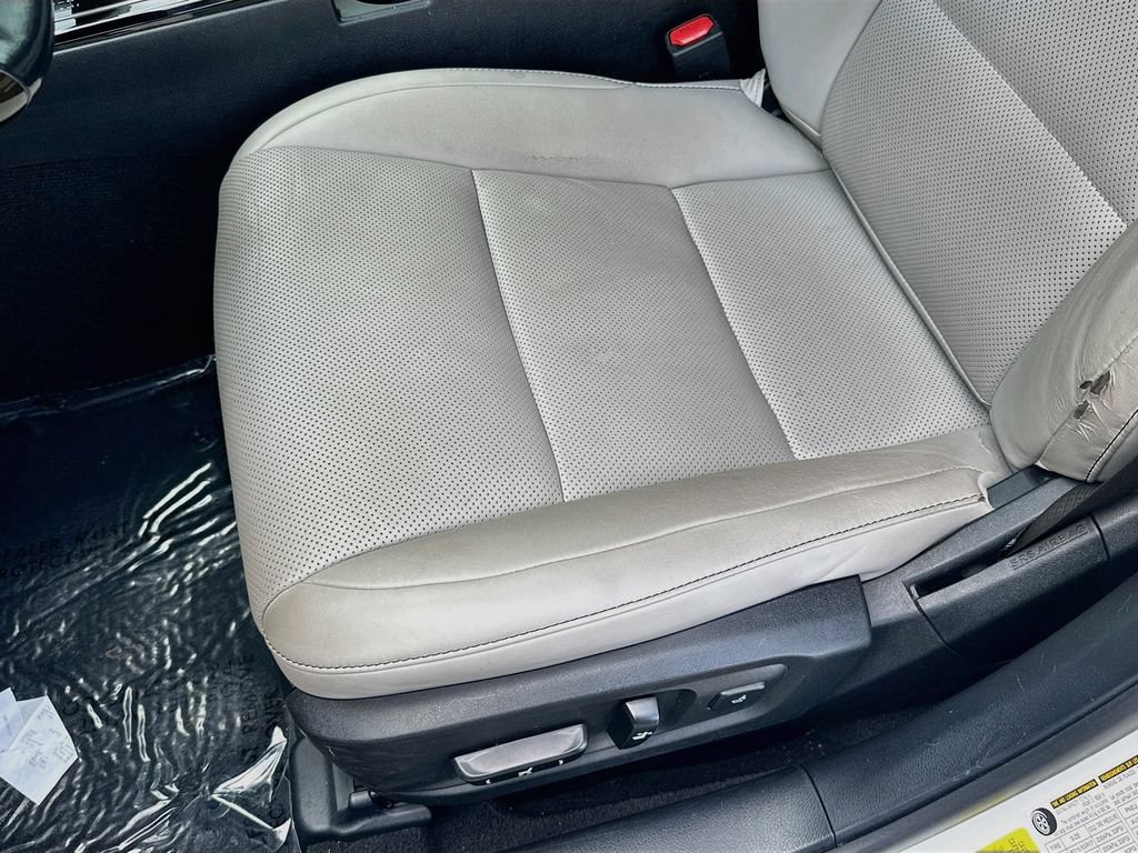 Used 2016 Lexus ES 350 w/ Premium Package w/Wood Trim FWD image 19