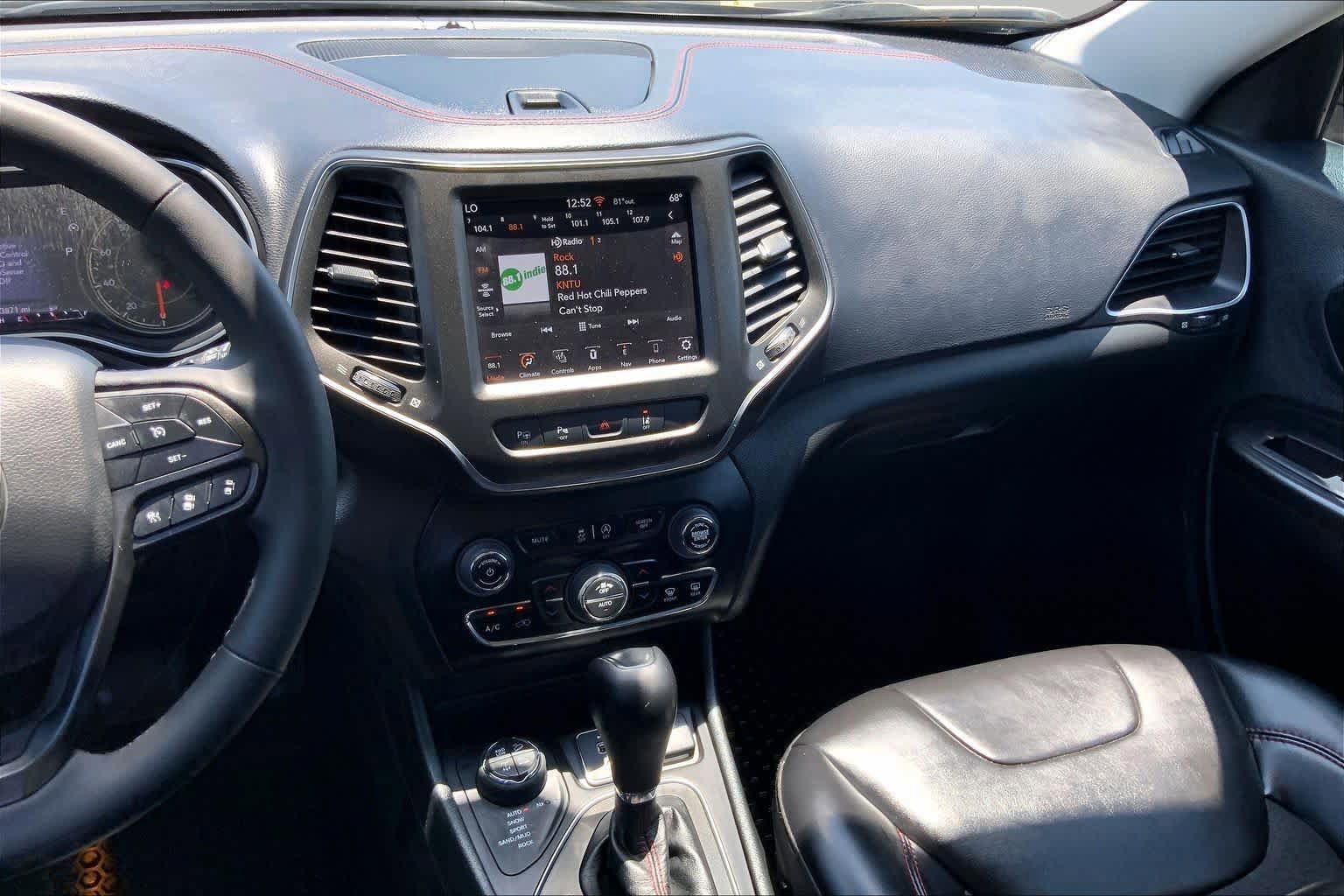 Used 2023 Jeep Cherokee Trailhawk w/ Trailer Tow Group AWD/4WD image 7
