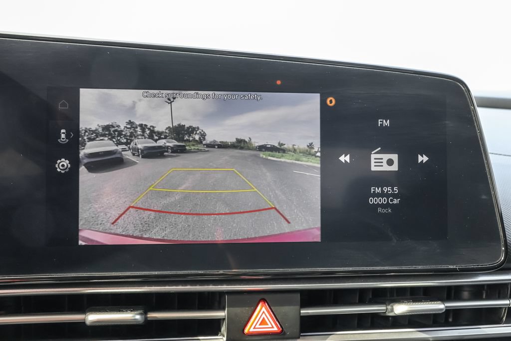 Certified 2025 Hyundai Elantra Limited FWD image 8