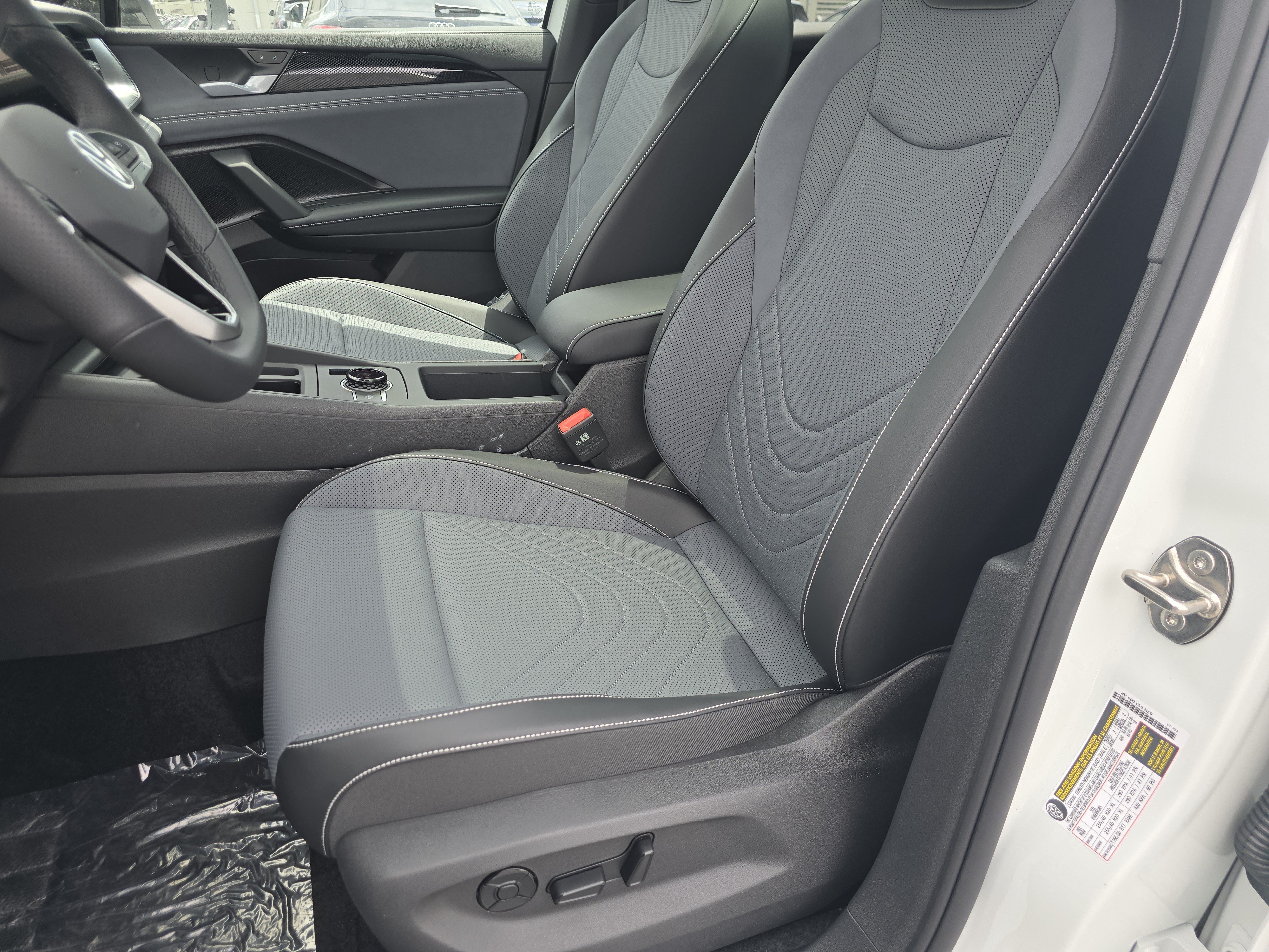 New 2026 Volkswagen Tiguan SE R-Line AWD/4WD image 20