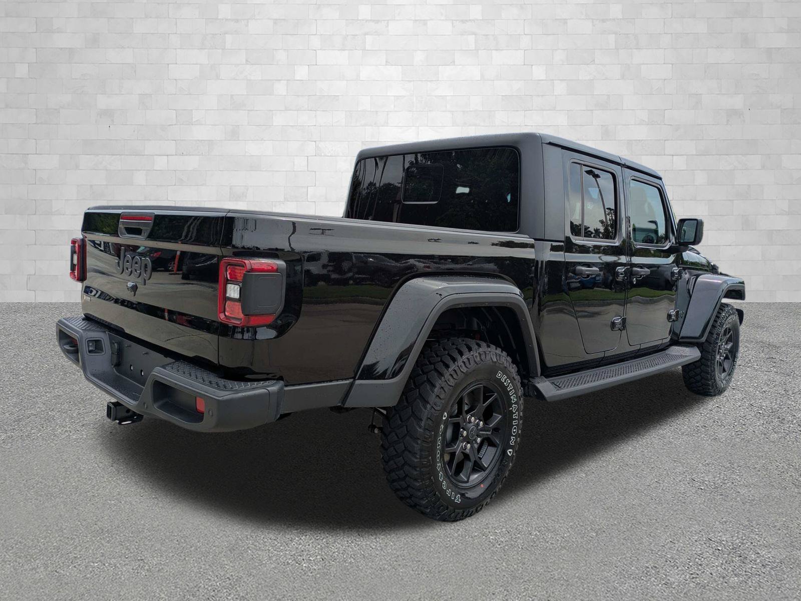 Used 2026 Jeep Gladiator Sport AWD/4WD image 2