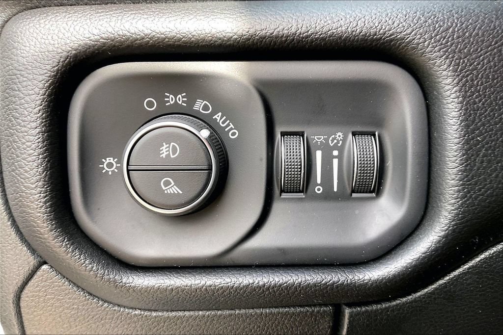 Used 2025 RAM 1500 Laramie w/ Sport Appearance Package AWD/4WD image 25