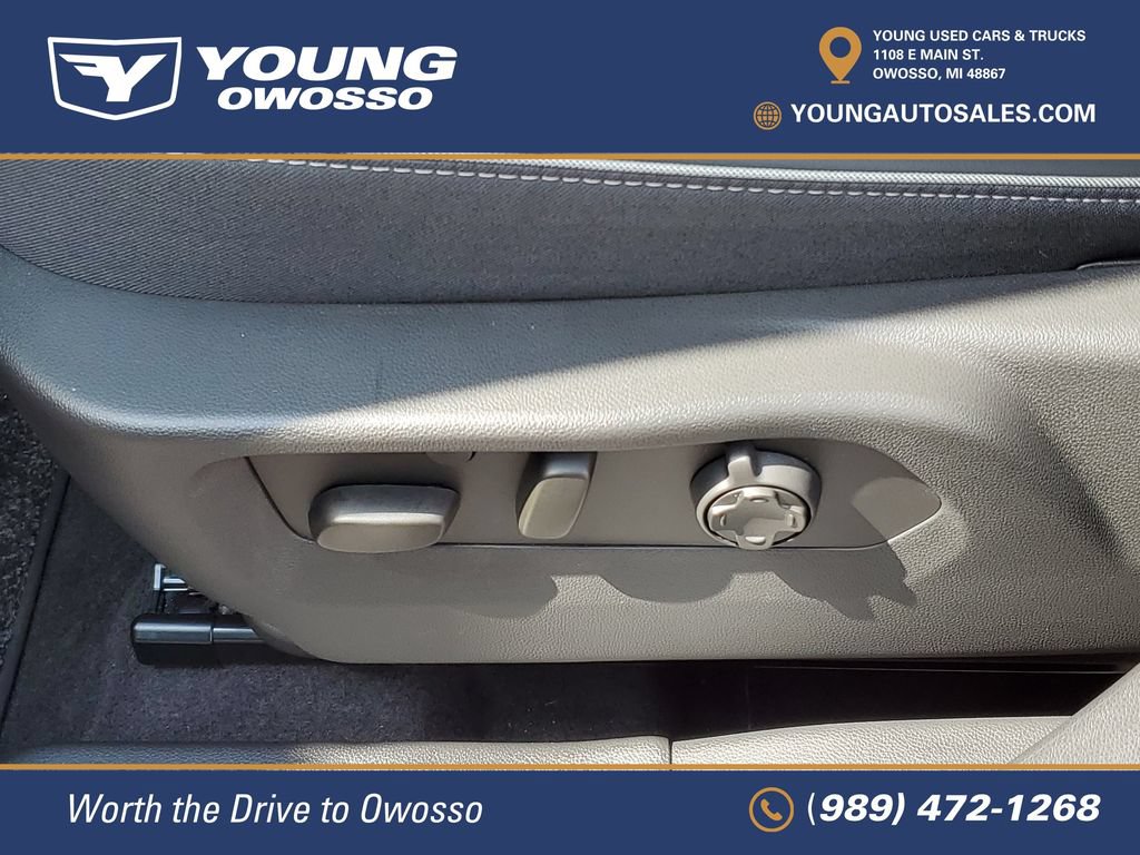Used 2025 Buick Envision Avenir AWD/4WD image 9