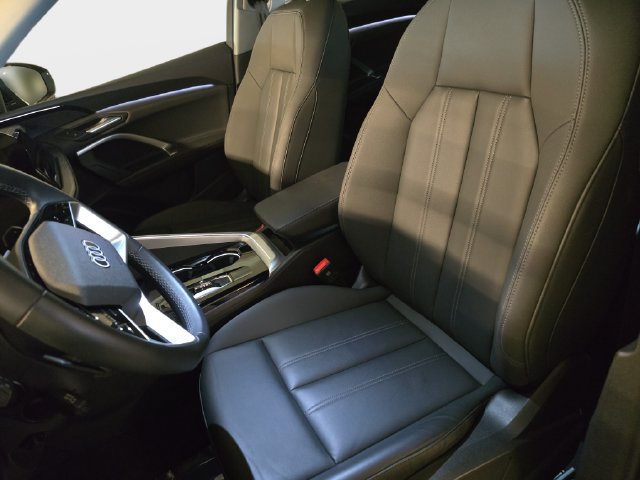 Used 2025 Audi Q5 Premium w/ Convenience Package AWD/4WD image 18