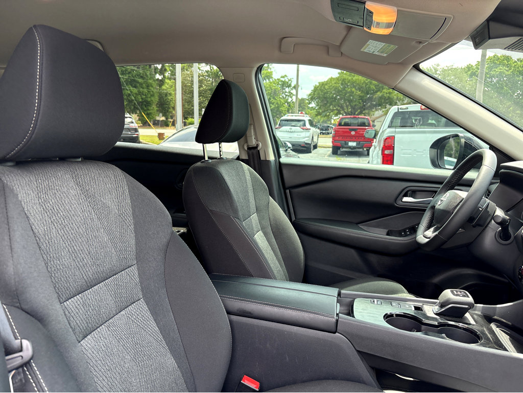 Used 2026 Nissan Rogue SV w/ Cold Weather Package FWD image 12