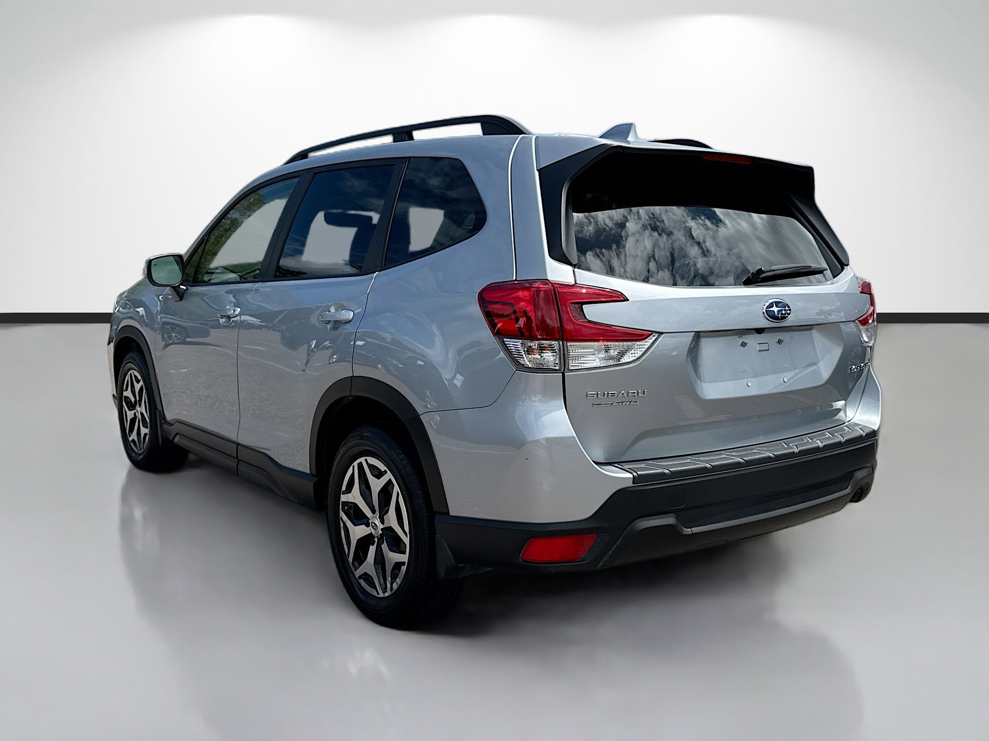 Used 2021 Subaru Forester Premium image 5